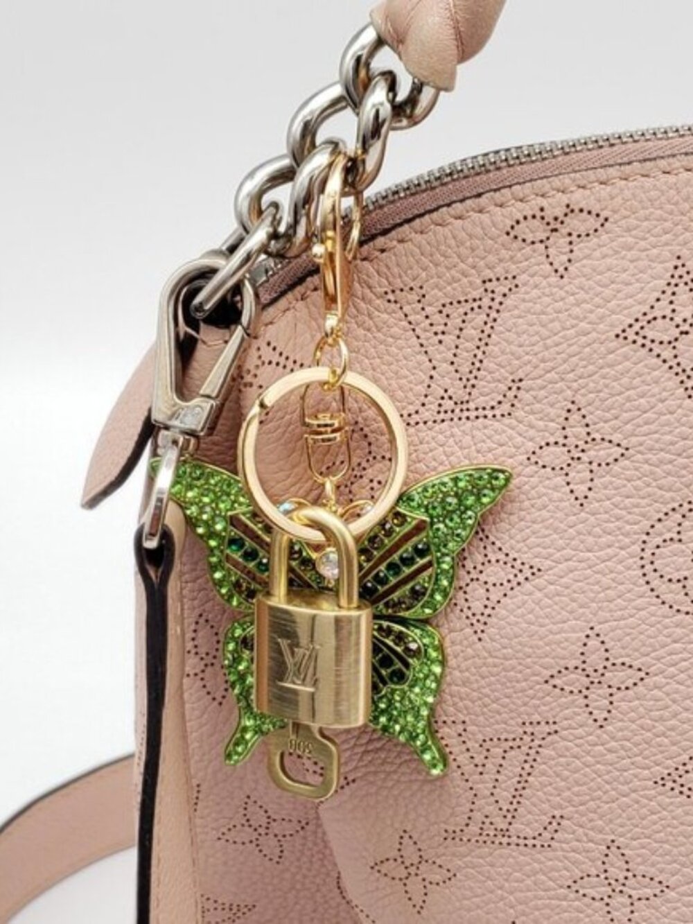 Authentic Louis Vuitton Gold Padlock & Key🔒 w/ Unbranded Butterfly Keychain - Picture 4 of 9
